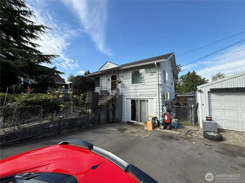 Property photo for 11627 24th Avenue S, Seattle photo 28