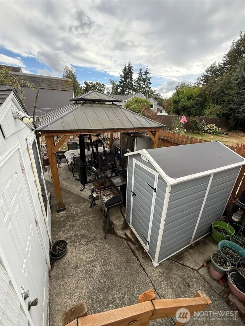 Property photo for 11627 24th Avenue S, Seattle photo 9