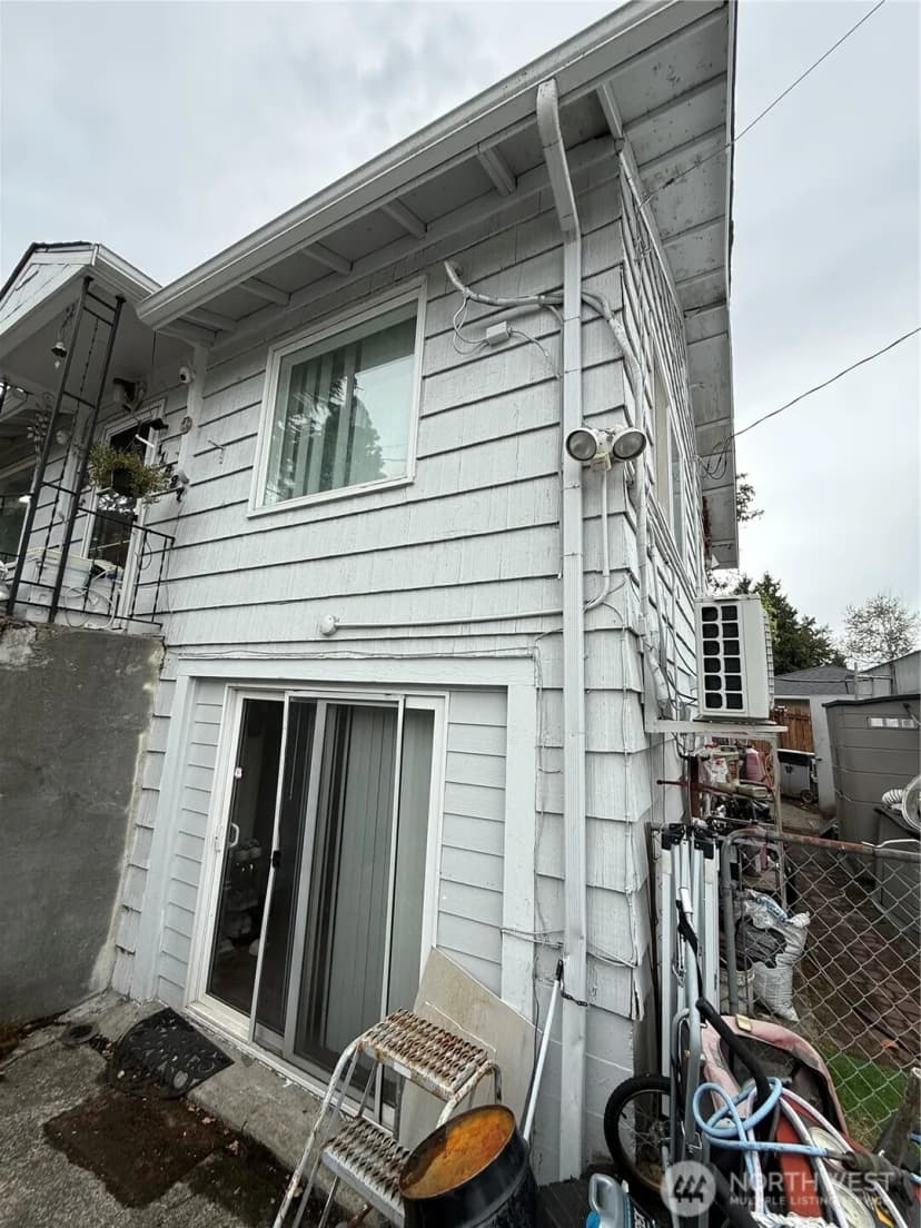 Property photo for 11627 24th Avenue S, Seattle photo 17