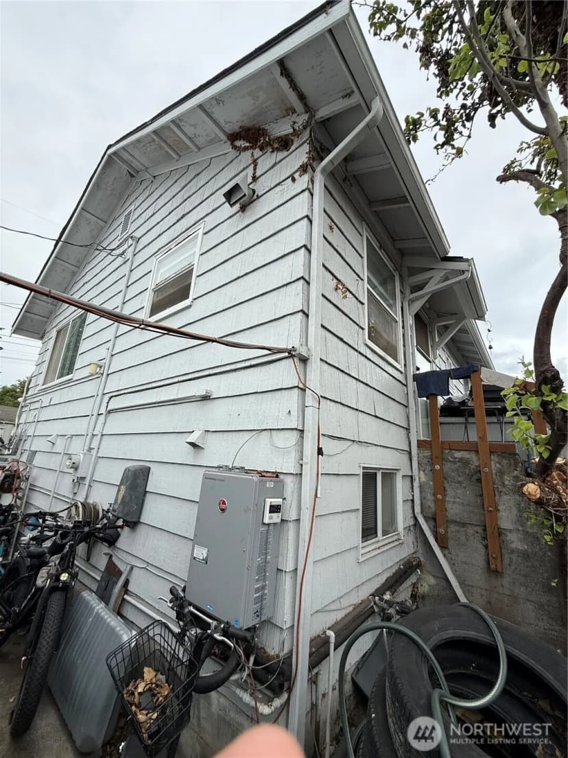Property photo for 11627 24th Avenue S, Seattle photo 24