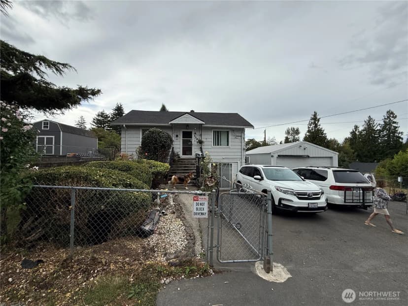 Property photo for 11627 24th Avenue S, Seattle photo 21