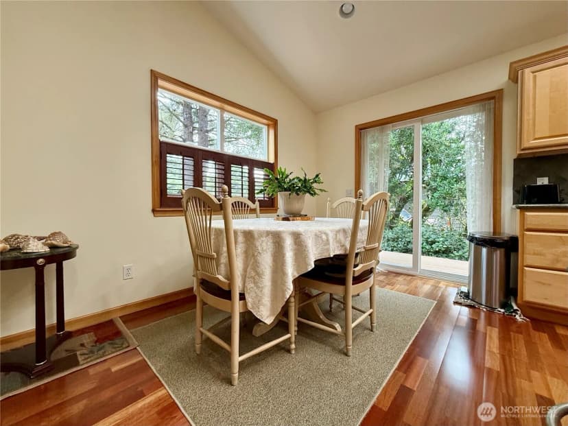 Property photo for 143 S Oar Loop Sw, Ocean Shores photo 28