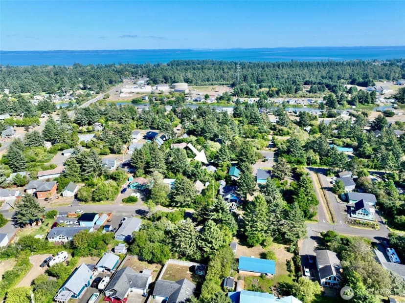 Property photo for 143 S Oar Loop Sw, Ocean Shores photo 16