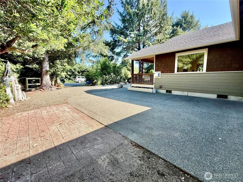 Property photo for 143 S Oar Loop Sw, Ocean Shores photo 15