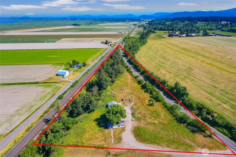 Property photo for 30320 Pioneer Highway, Stanwood photo 8