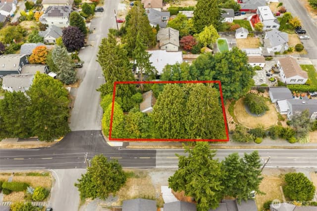 Property photo for 10004 14th Avenue Nw, Seattle photo 2