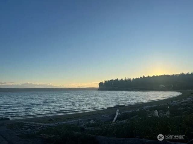 Property photo for 1586 Douglas Street, Oak Harbor photo 12