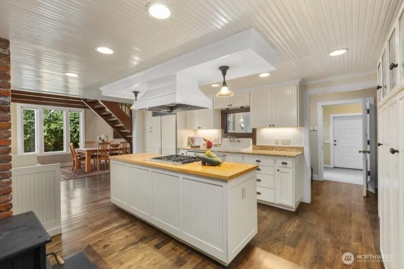 Property photo for 9376 Endicott Street Ne, Bainbridge Island photo 11