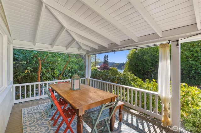 Property photo for 9376 Endicott Street Ne, Bainbridge Island photo 2