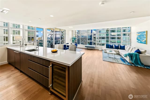 Property photo for 583 Battery Street #3701n, Seattle photo 5
