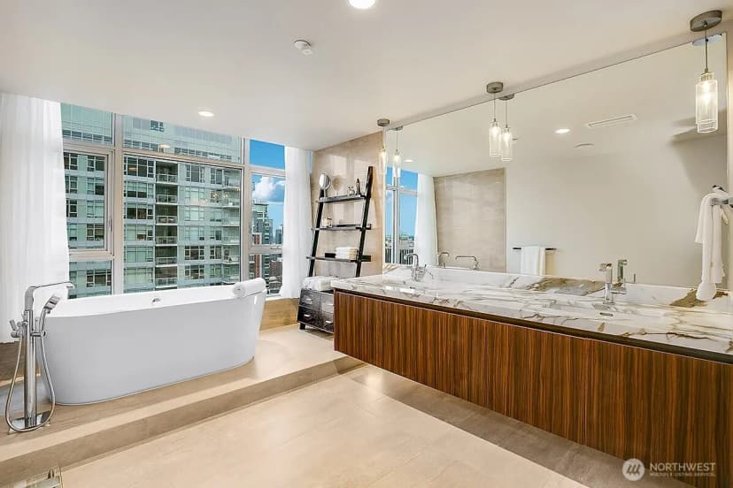 Property photo for 583 Battery Street #3701n, Seattle photo 13