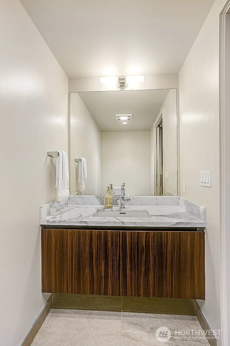 Property photo for 583 Battery Street #3701n, Seattle photo 12