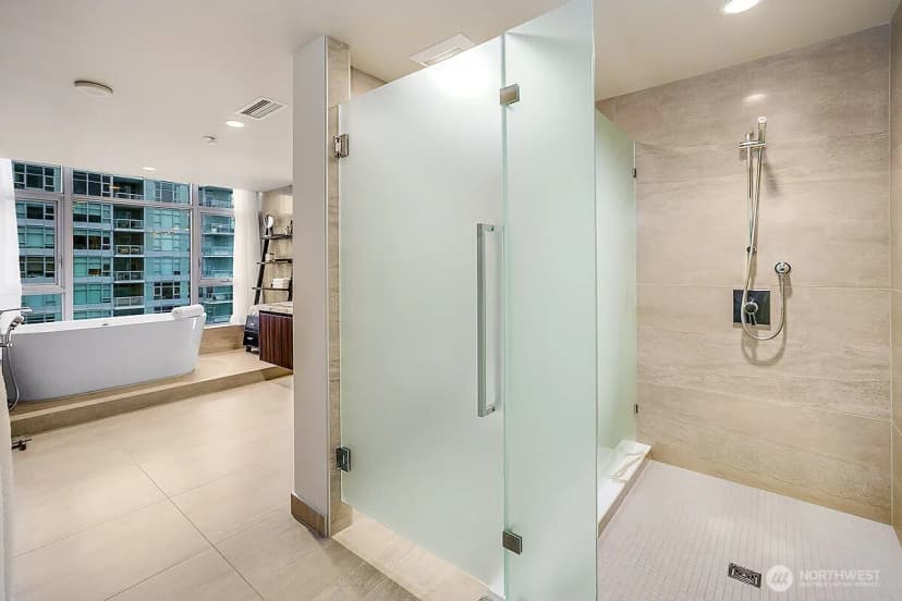Property photo for 583 Battery Street #3701n, Seattle photo 14