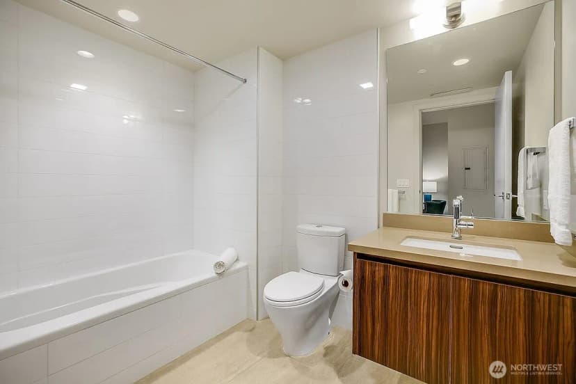 Property photo for 583 Battery Street #3701n, Seattle photo 17