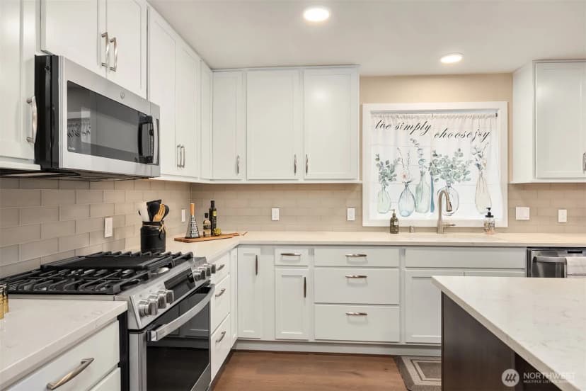 Property photo for 550 Paradise Lane #b201, Edmonds photo 9