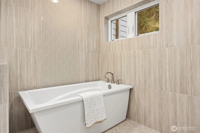 Property photo for 550 Paradise Lane #b201, Edmonds photo 19