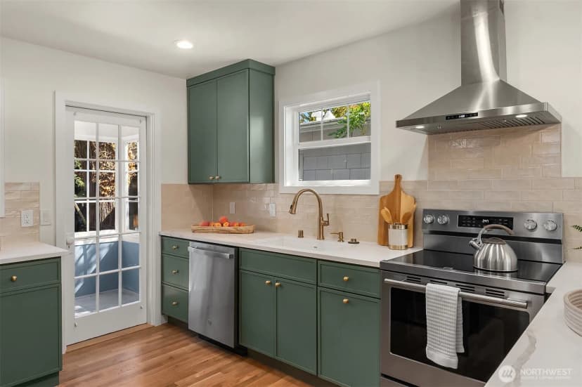 Property photo for 5412 Kensington Place N, Seattle photo 11