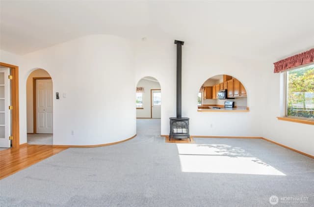Property photo for 100 Bay View St, Sequim photo 3