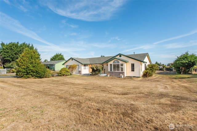 Property photo for 100 Bay View St, Sequim