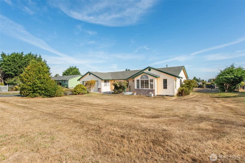 Property photo for 100 Bay View St, Sequim
