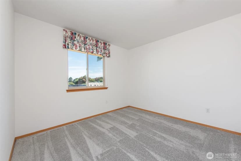 Property photo for 100 Bay View St, Sequim photo 11