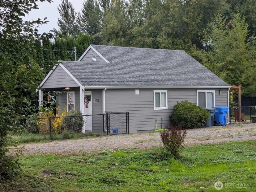 Property photo for 1419 14th Street Sw, Puyallup photo 2
