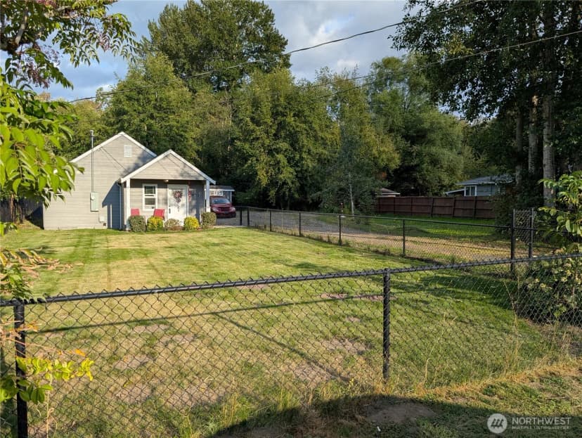 Property photo for 1419 14th Street Sw, Puyallup
