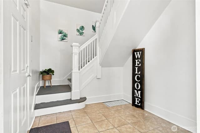 Property photo for 1702 S Ainsworth Avenue, Tacoma photo 4