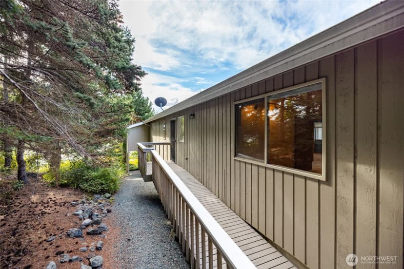 Property photo for 100 Samish Place, La Conner photo 30