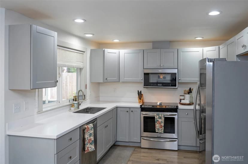 Property photo for 10023 Angle Lane Sw, Lakewood photo 14