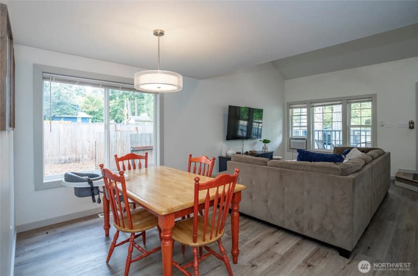 Property photo for 10023 Angle Lane Sw, Lakewood photo 11