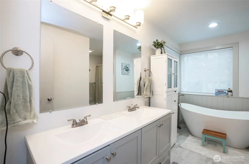 Property photo for 10023 Angle Lane Sw, Lakewood photo 23