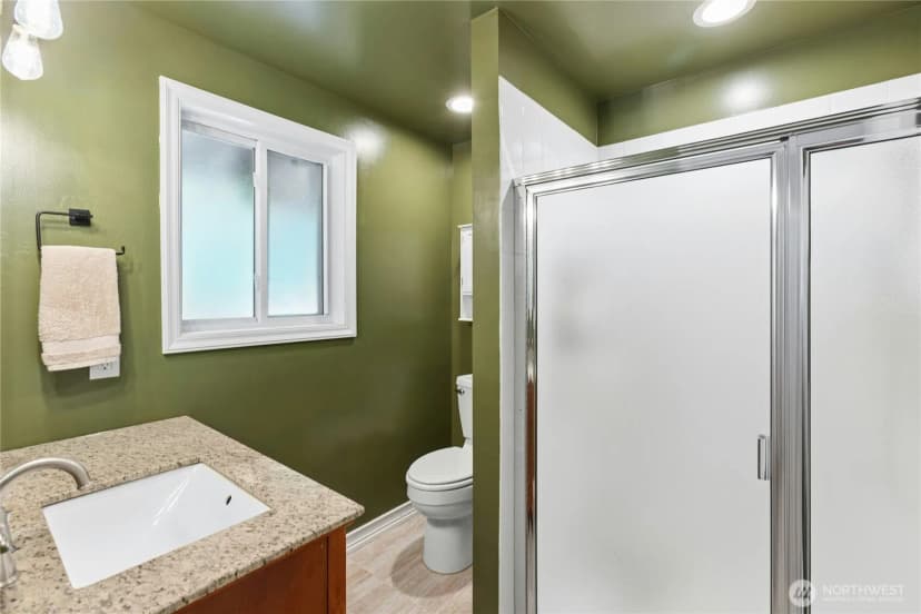 Property photo for 6913 125th Avenue Se, Newcastle photo 21