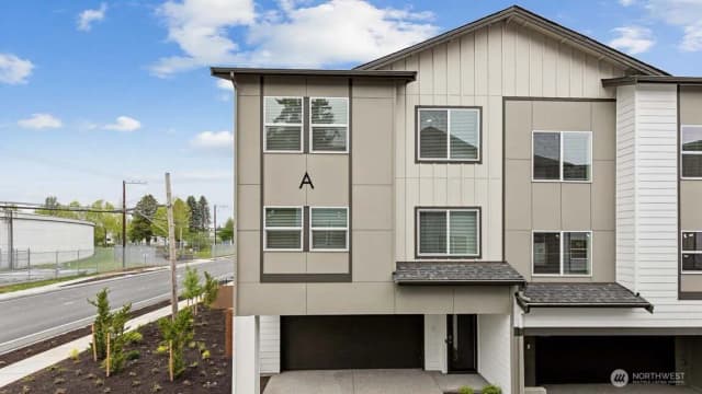 Property photo for 15215 35th Ave W #d4, Lynnwood