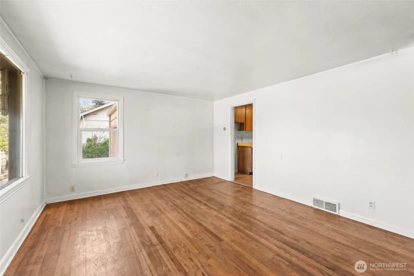 Property photo for 406 Windsor Way Ne, Renton photo 3