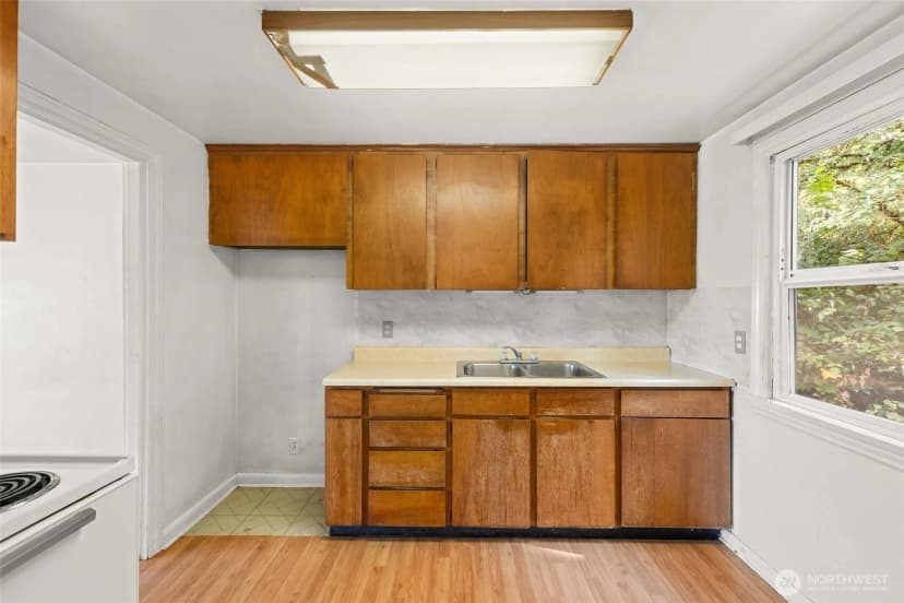 Property photo for 406 Windsor Way Ne, Renton photo 18