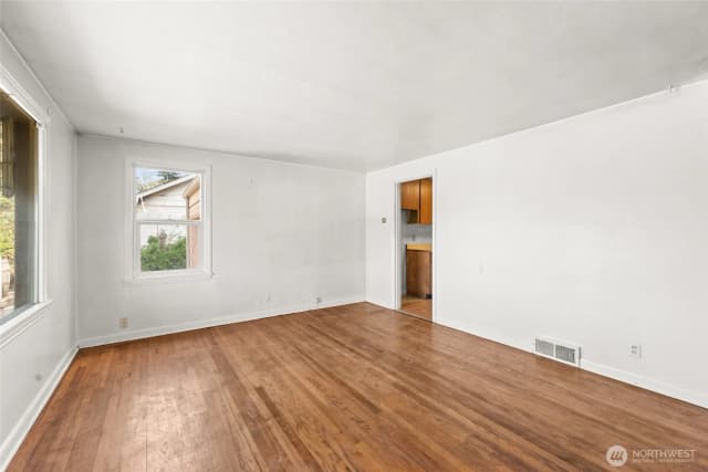 Property photo for 406 Windsor Way Ne, Renton photo 5
