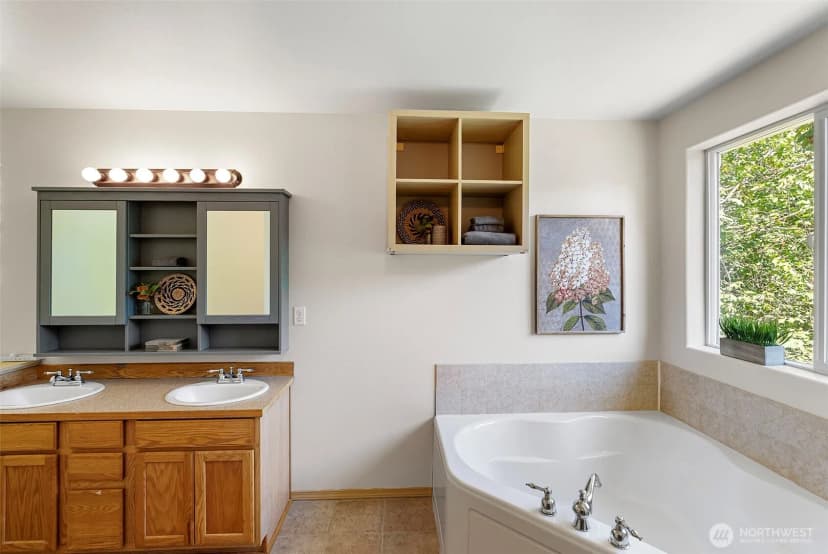 Property photo for 4959 Long Lake Road Se, Port Orchard photo 22