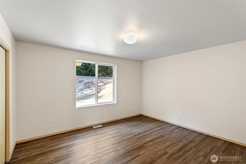 Property photo for 4959 Long Lake Road Se, Port Orchard photo 24