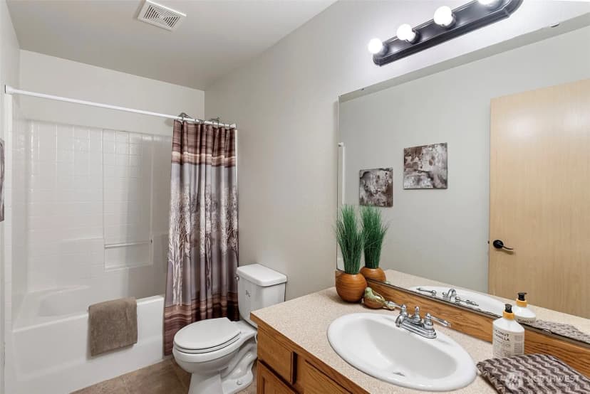 Property photo for 4959 Long Lake Road Se, Port Orchard photo 25
