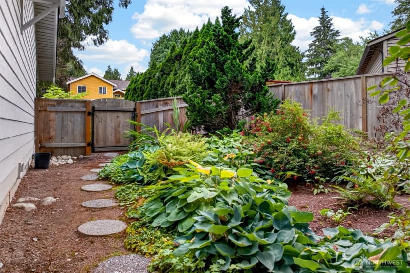 Property photo for 17405 Ne 136th Street, Redmond photo 36