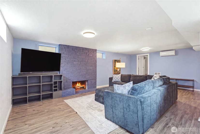 Property photo for 8012 25th Avenue Nw, Seattle photo 23