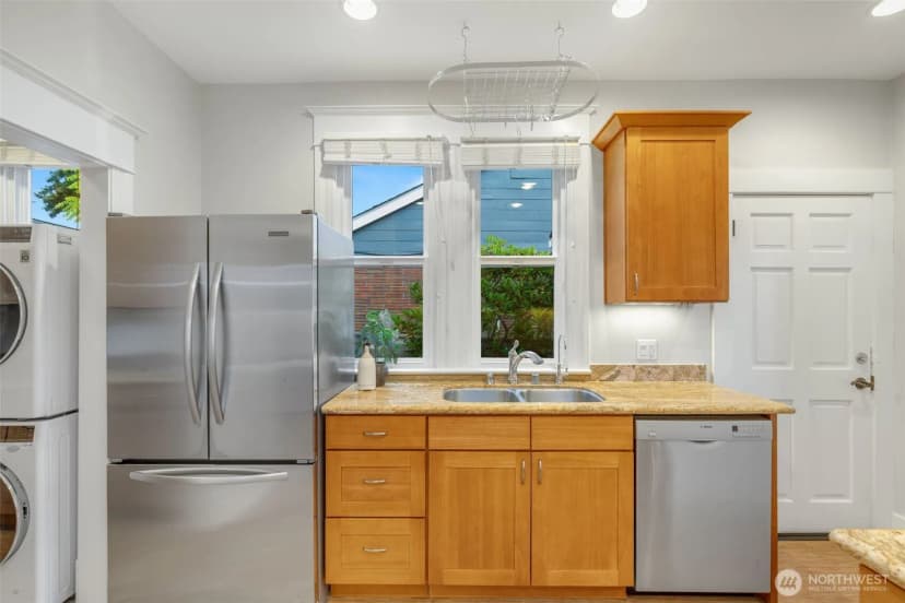 Property photo for 1820 S Weller Street, Seattle photo 10