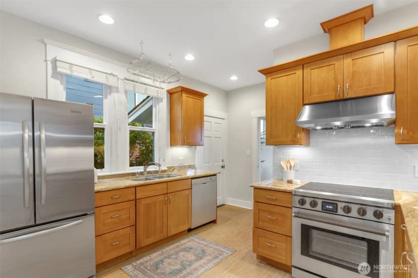 Property photo for 1820 S Weller Street, Seattle photo 9