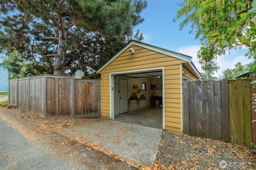Property photo for 1820 S Weller Street, Seattle photo 29