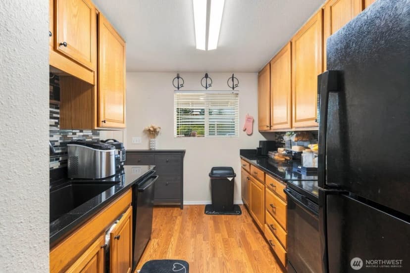Property photo for 12404 Se 272nd Place #c, Kent photo 6