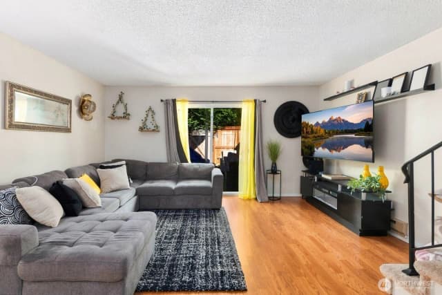 Property photo for 12404 Se 272nd Place #c, Kent photo 3