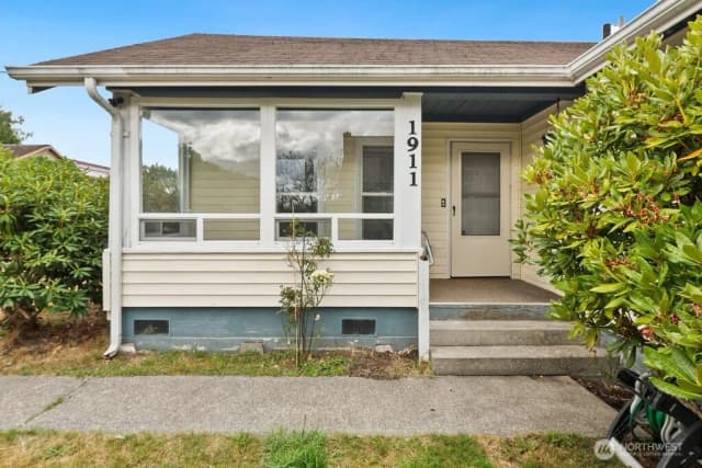 Property photo for 1911 17th Street, Everett photo 2