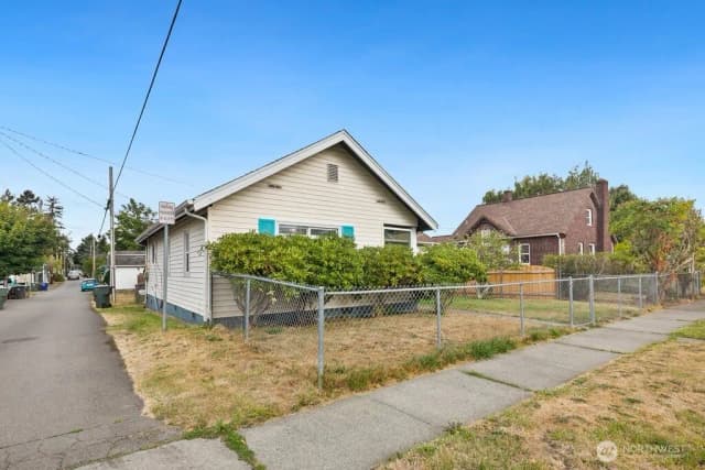 Property photo for 1911 17th Street, Everett photo 3