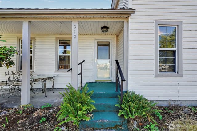Property photo for 312 Taylor Street Sw, Orting photo 2